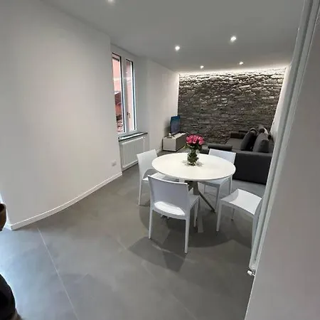 Un Balcone Sul Apartamento Torno