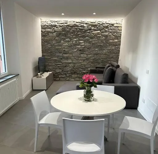 Апартаменты Un Balcone Sul Торно